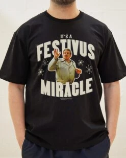 It's A Festivus Miracle T-Shirt -Threadheads Clothing Black Front cb15ef29 c5bf 4aa1 ad1e 3dba49ccc872