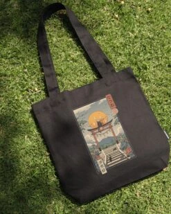 Catsune Inari Tote Bag