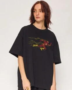 DC The Flash Oversized Tee -Threadheads Clothing BlackOversized Close Up Front 7fbe998a cc1a 4b6c 99af 77974e98f014