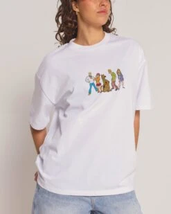 Scooby-Doo The Gang's All Here Oversized Tee -Threadheads Clothing WhiteOversized Close Up Front e0602b89 e629 4a79 a653 8c3b25685475